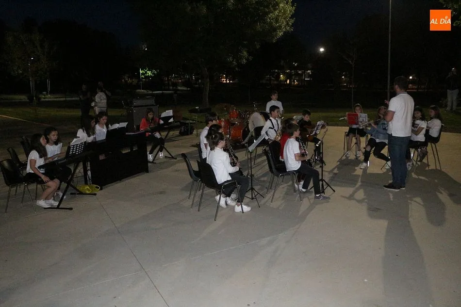 Foto 3 - La Escuela de M&uacute;sica finaliza el curso con un veraniego concierto&nbsp;