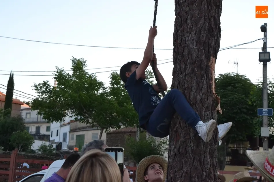 Foto 3 - Una Quinta &iacute;ntegramente femenina lidera las fiestas de San Juan en Robleda  