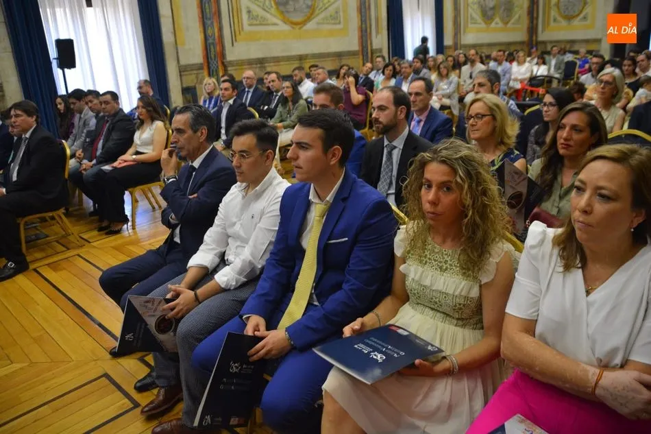 Los alumnos del máster de Gestión Administrativa celebran su graduación