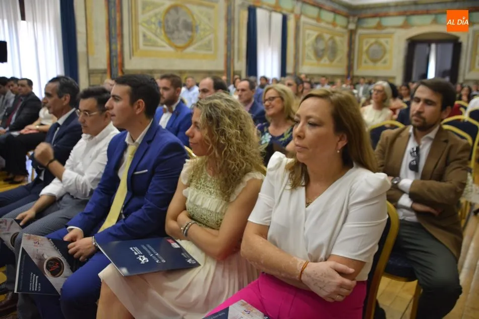 Foto 10 - Los alumnos del m&aacute;ster de Gesti&oacute;n Administrativa celebran su graduaci&oacute;n