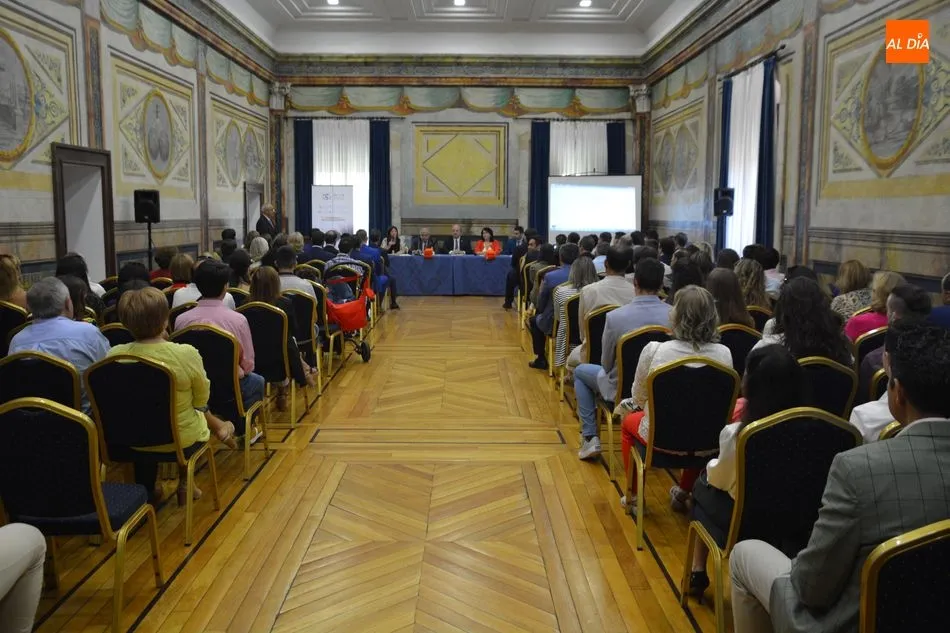 Foto 2 - Los alumnos del m&aacute;ster de Gesti&oacute;n Administrativa celebran su graduaci&oacute;n