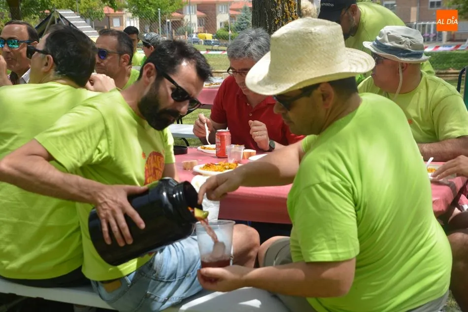 Foto 11 - En torno a 5000 personas degustan la paella festiva en Cabrerizos