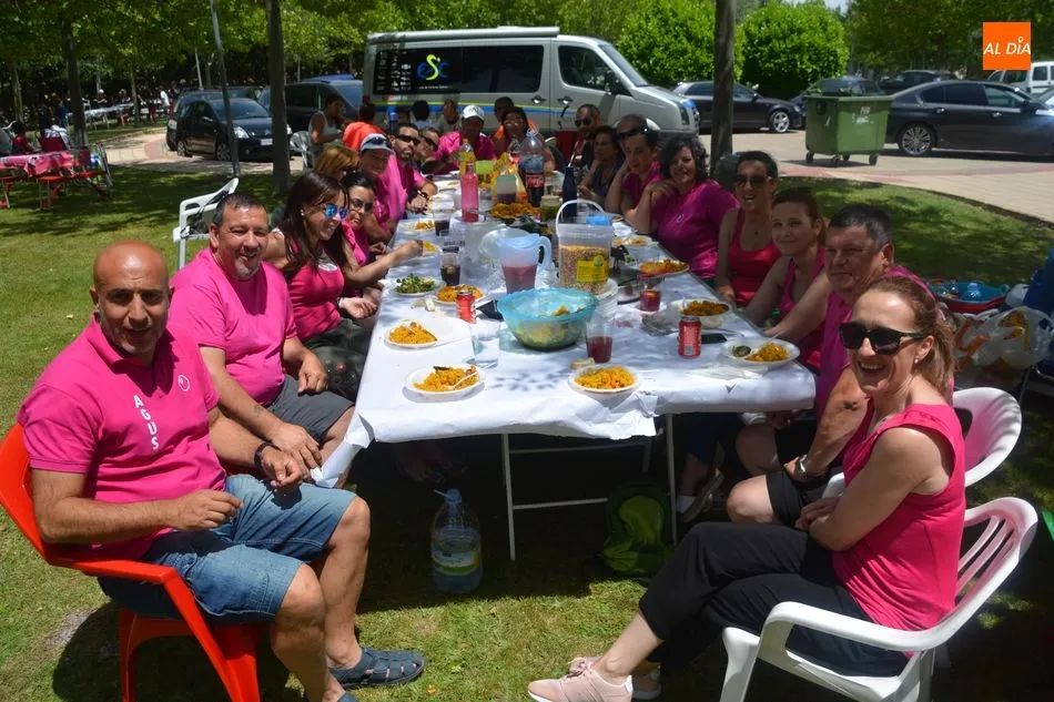 Foto 7 - En torno a 5000 personas degustan la paella festiva en Cabrerizos