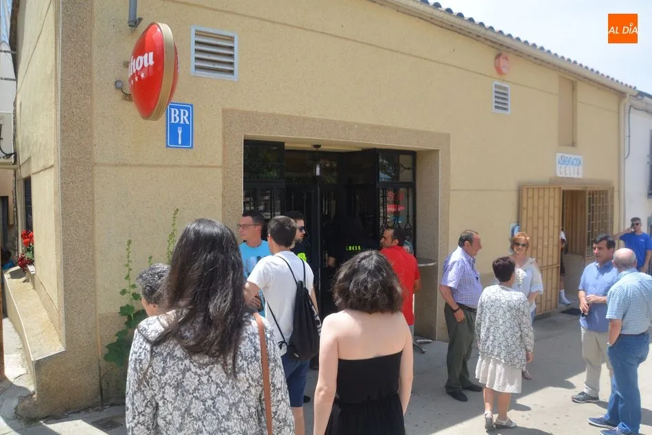 Foto 9 - Palacios del Arzobispo afronta su segundo d&iacute;a de fiesta con la charanga Manliao y comida popular