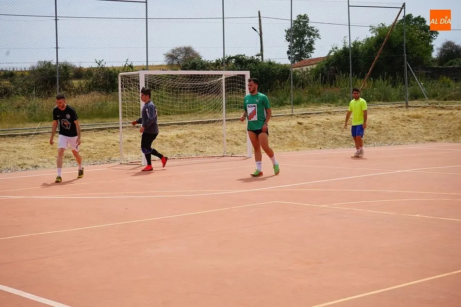 Foto 4 - El 24 horas de f&uacute;tbol sala de Fuenterroble afronta su recta final