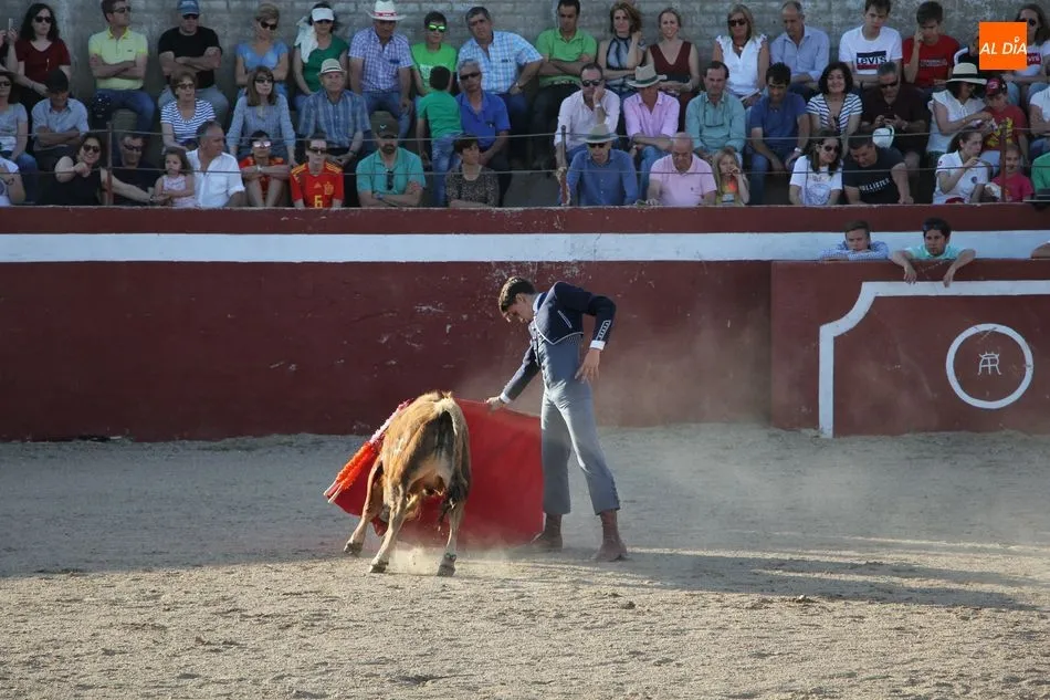 Foto 11 - Entretenido tentadero en Rollanejo con alumnos de la Escuela de Tauromaquia de Salamanca  