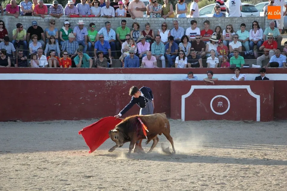 Foto 5 - Entretenido tentadero en Rollanejo con alumnos de la Escuela de Tauromaquia de Salamanca  