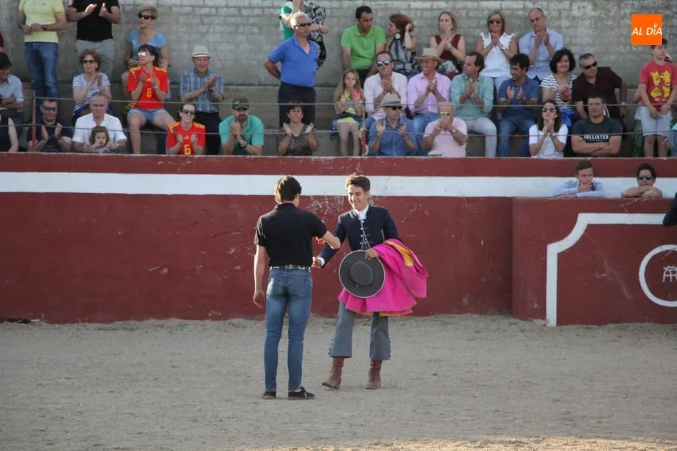 Foto 4 - Entretenido tentadero en Rollanejo con alumnos de la Escuela de Tauromaquia de Salamanca  