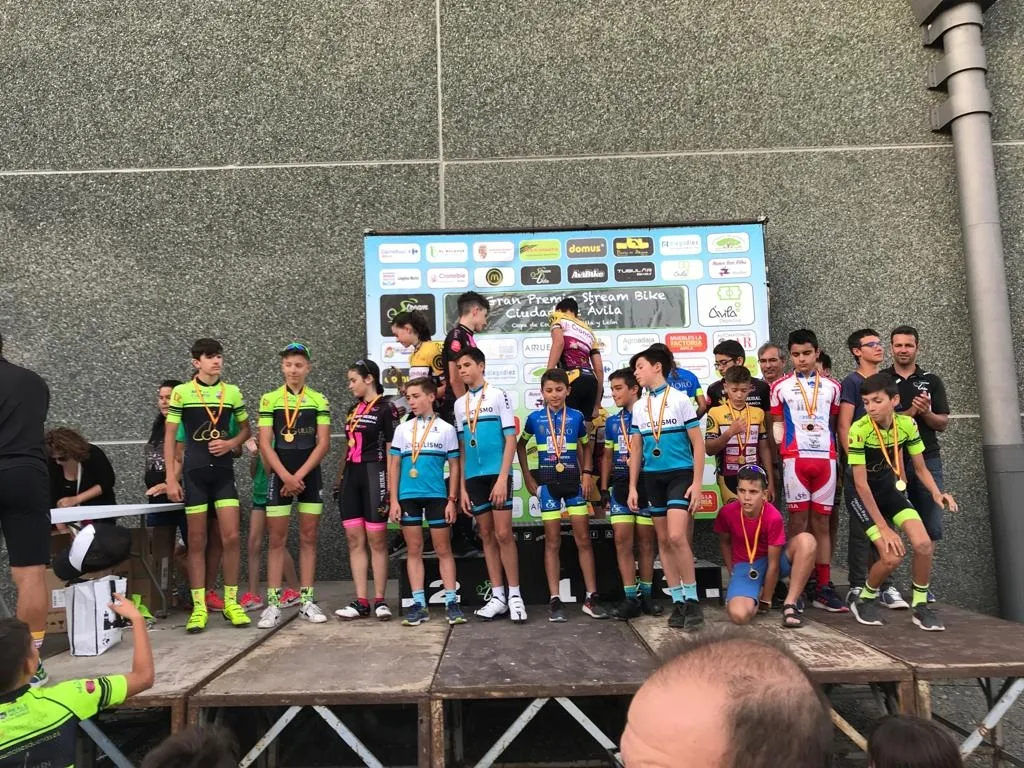 Foto 4 - La victoria de Salma Dom&iacute;nguez y cuatro podios m&aacute;s, el balance de la Escuela de Ciclismo...