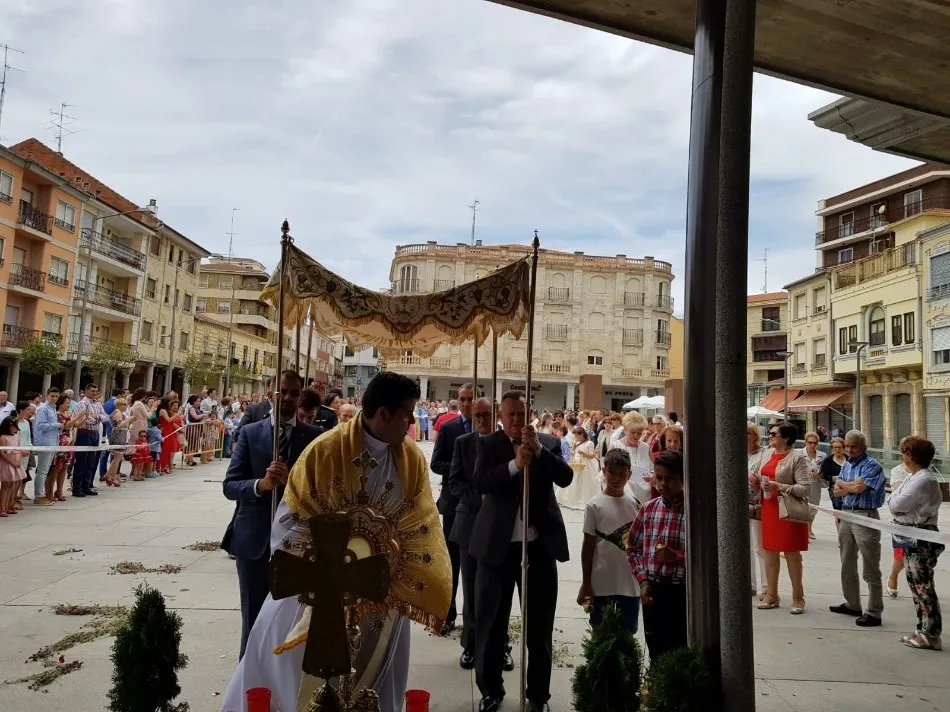 Foto 4 - Guijuelo celebra con devoci&oacute;n el Corpus