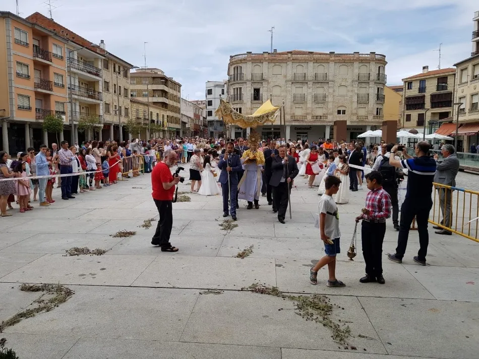 Foto 3 - Guijuelo celebra con devoci&oacute;n el Corpus