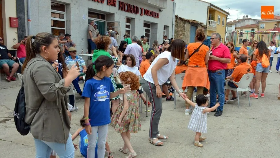 Foto 5 - Un encierro a caballo abre los festejos taurinos del Dia de las Cabestras en Hinojosa de Duero