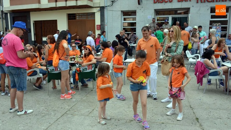 Foto 4 - Un encierro a caballo abre los festejos taurinos del Dia de las Cabestras en Hinojosa de Duero