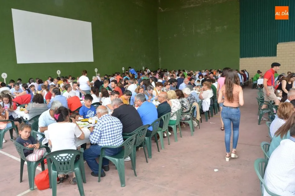 Foto 4 - Gran paella popular para todos los vecinos de Palacios del Arzobispo
