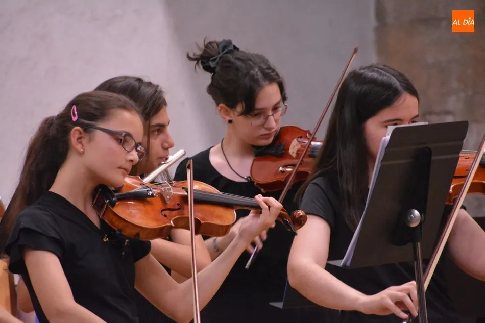 Foto 5 - Exitoso concierto en homenaje al D&iacute;a del Refugiado