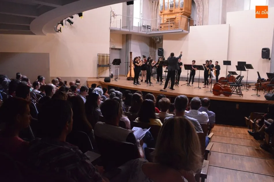 Foto 4 - Exitoso concierto en homenaje al D&iacute;a del Refugiado