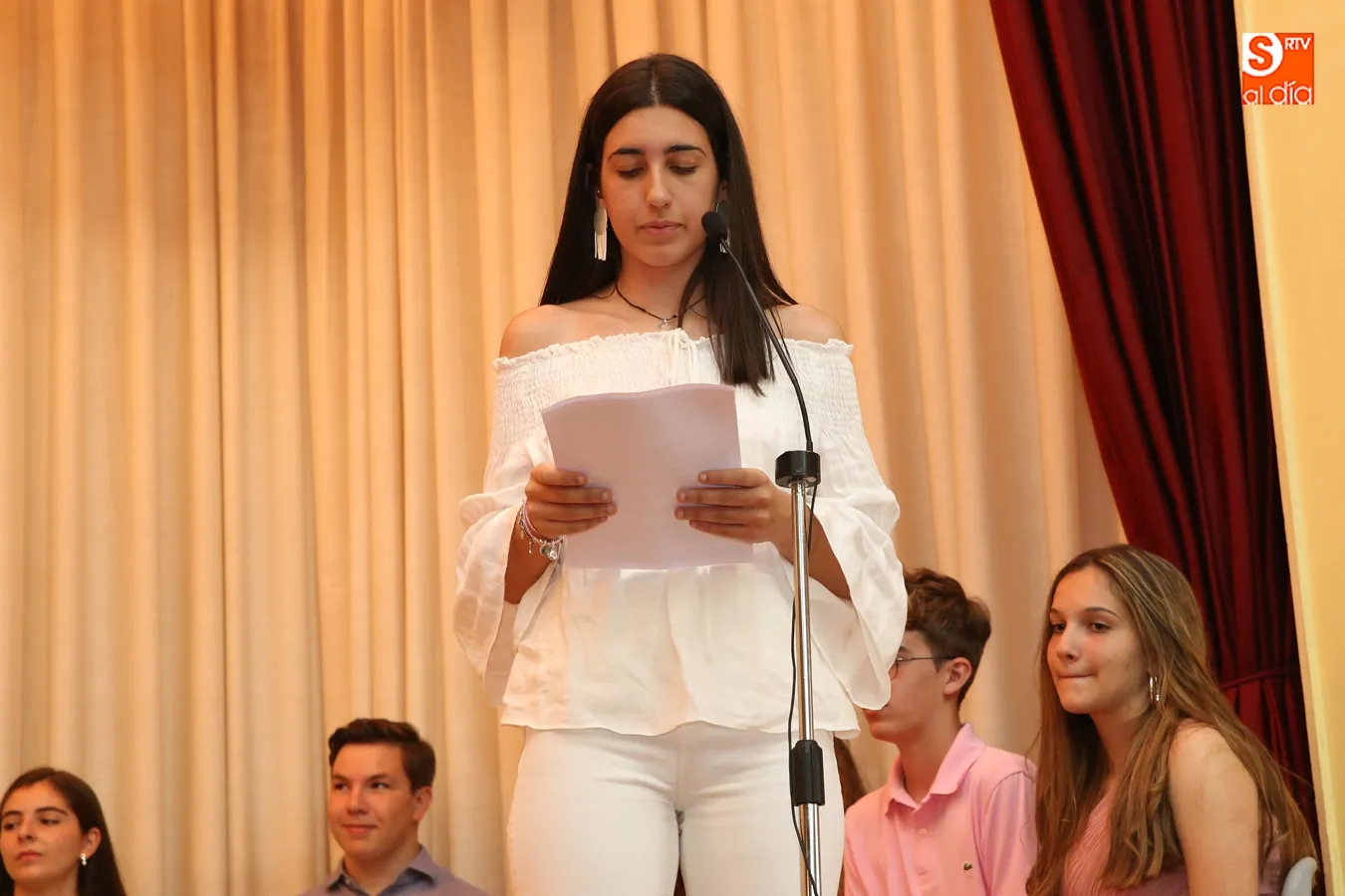 Foto 6 - Graduaci&oacute;n de los alumnos de 4&ordm; de ESO en el Colegio Santa Isabel