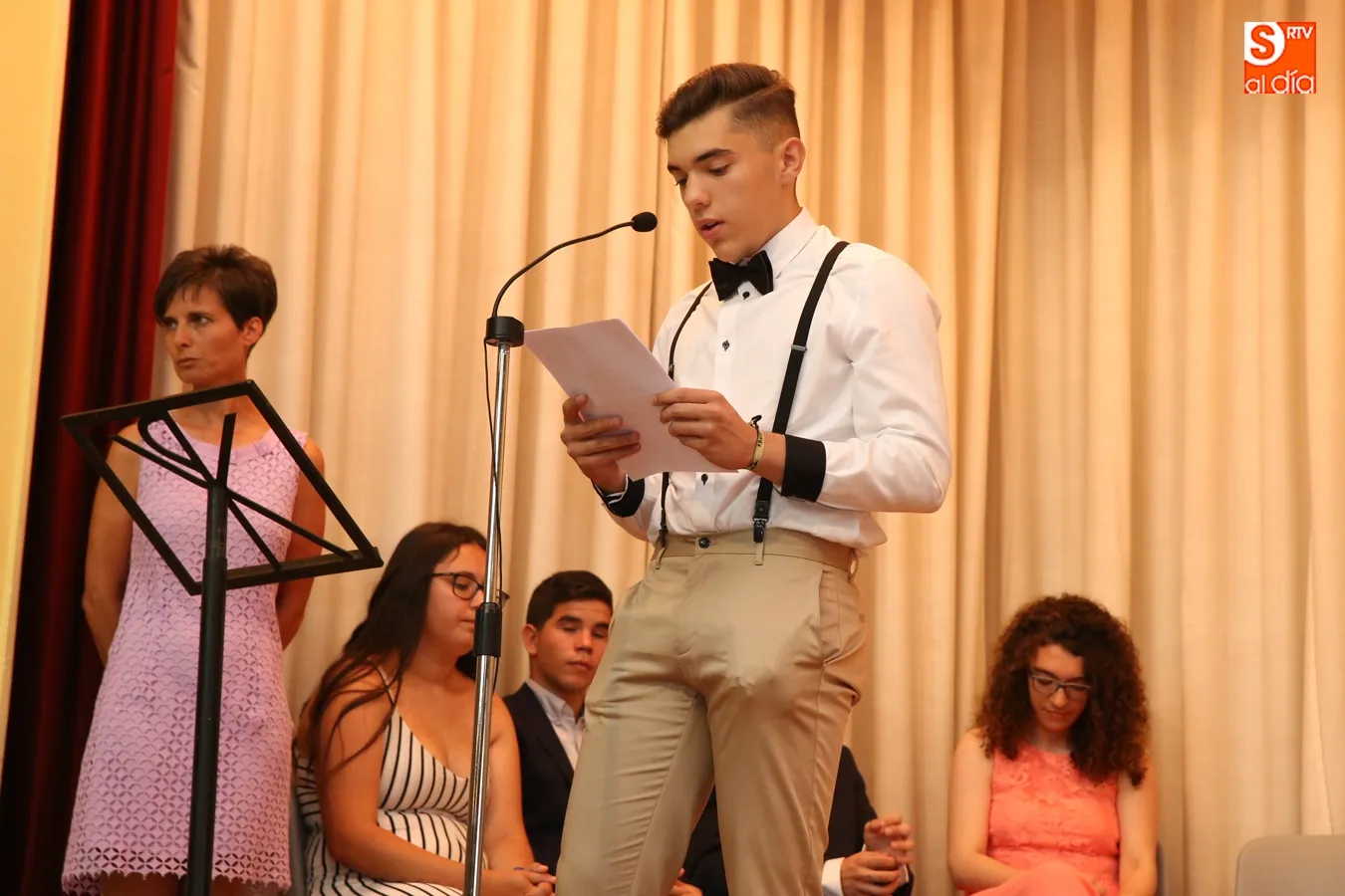 Foto 5 - Graduaci&oacute;n de los alumnos de 4&ordm; de ESO en el Colegio Santa Isabel