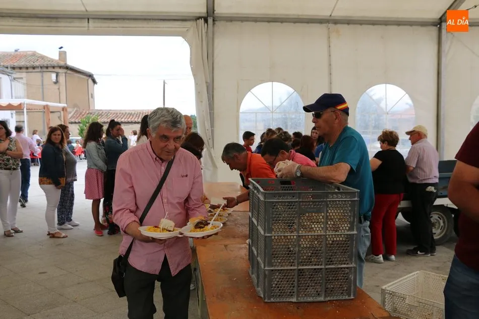 Foto 9 - En El Cubo de Don Sancho dicen adi&oacute;s al Corpus con una rica paella  