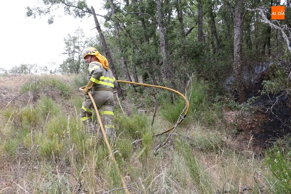 Foto 6 - Declarado un incendio con dos focos en San Esteban de la Sierra