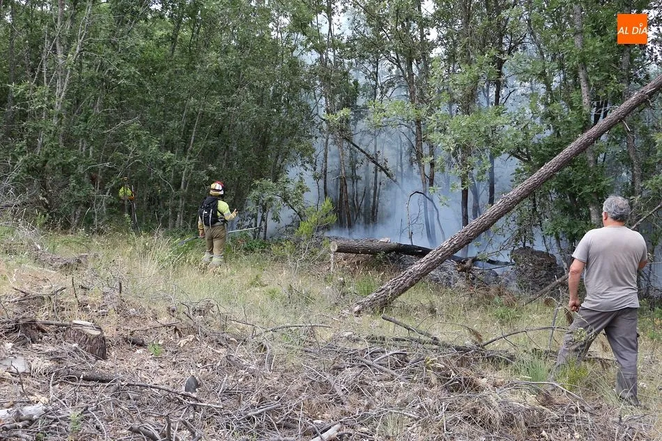 Foto 4 - Declarado un incendio con dos focos en San Esteban de la Sierra
