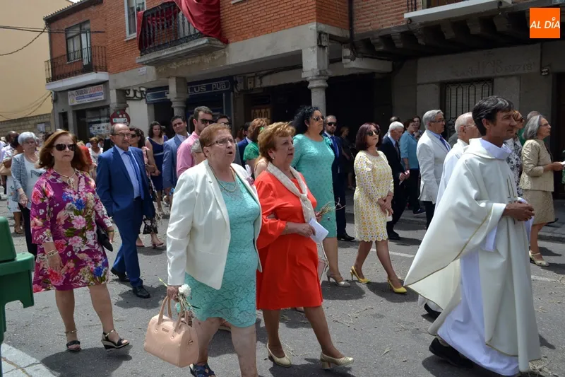 Foto 3 - Calor y buen ambiente marcan la procesi&oacute;n del Domingo de Corpus
