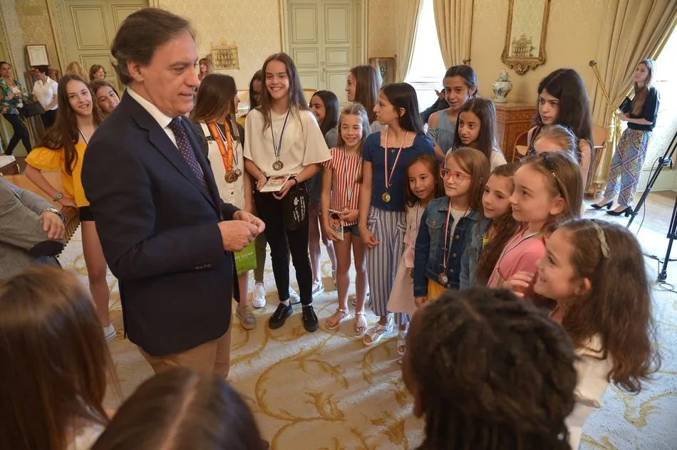 Foto 4 - El alcalde felicita a las gimnastas del Club R&iacute;tmica Salamanca por los &uacute;ltimos&nbsp;&eacute;xitos...