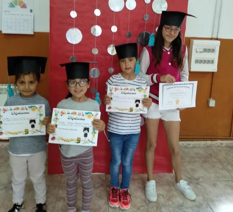Foto 4 - Un paseo en bici o la inauguraci&oacute;n de una biblioteca, en la despedida del curso en la comarca  