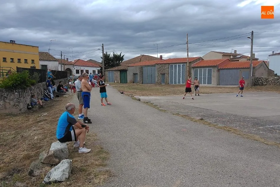Foto 3 - La pareja de &lsquo;V&iacute;ctor&rsquo;, de Trabanca y Vilvestre, se impuso en el torneo de frontenis de Cabeza...