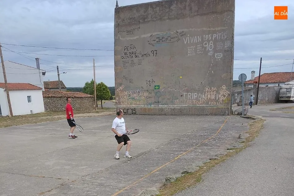 Foto 2 - La pareja de &lsquo;V&iacute;ctor&rsquo;, de Trabanca y Vilvestre, se impuso en el torneo de frontenis de Cabeza...