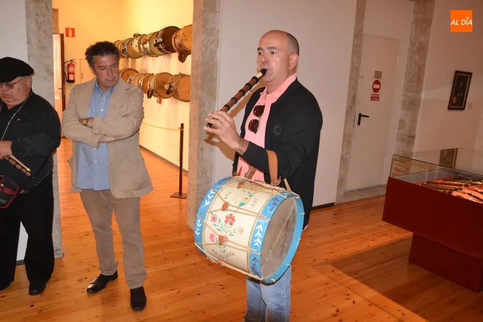 Foto 4 - El cuadro original que sirvi&oacute; para promocionar La Charrada 2019 se une a &lsquo;Tamboril por gaita&rsquo;  