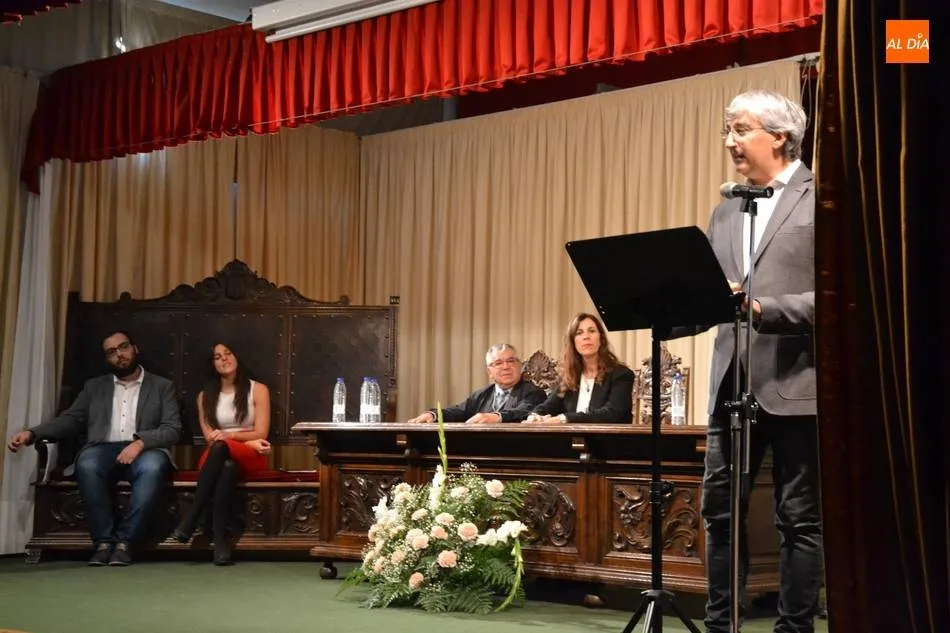 Foto 2 - El IES Fray Diego lanza el N&ordm;23 de &lsquo;Delio&rsquo; con un hueco especial para su 90 Aniversario  