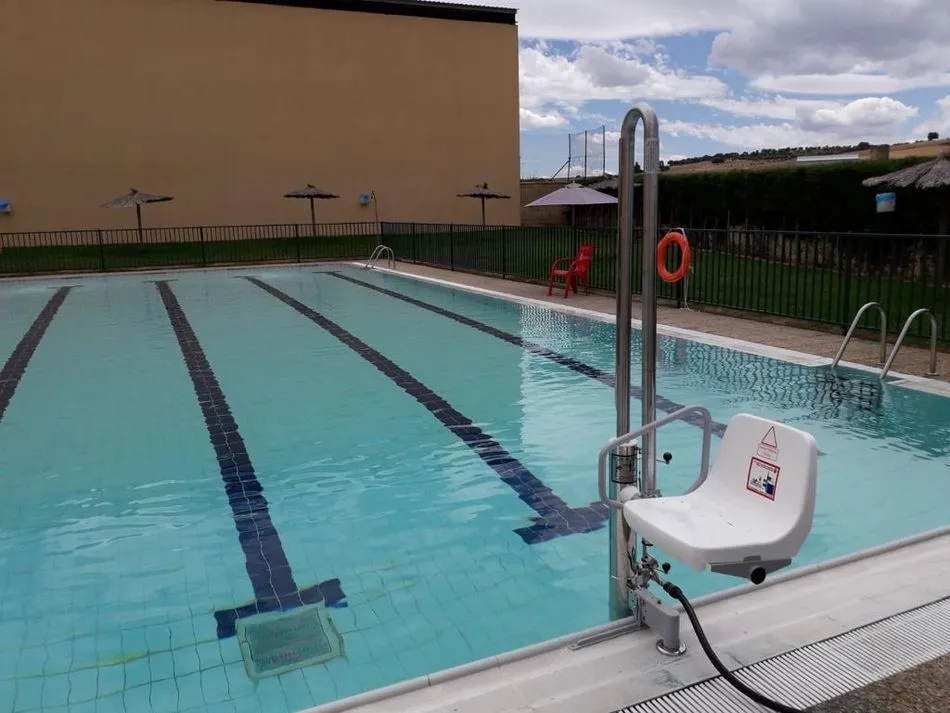 Foto 4 - Galinduste estrena la reforma de la piscina municipal