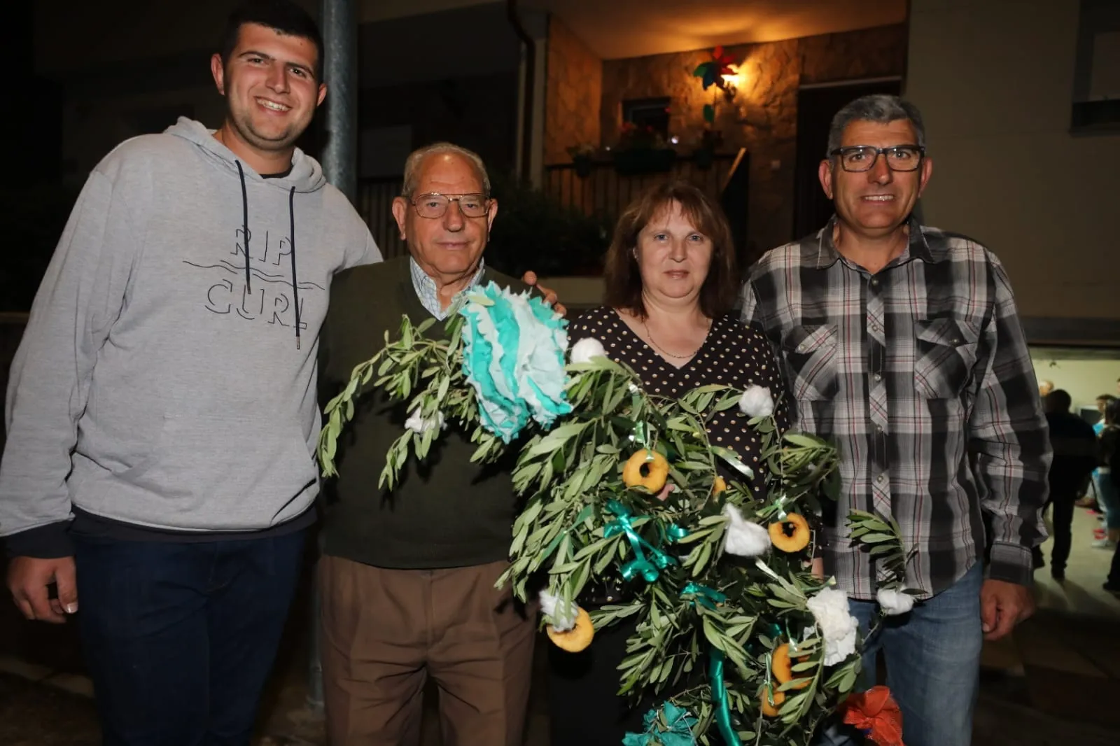 Serradilla del Arroyo recupera después de varios lustros la tradición centenaria del Ramo  