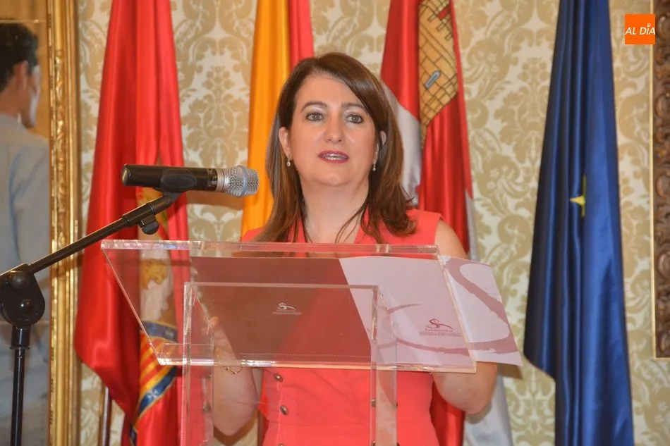 Foto 4 - Profesores salmantinos reciben en el Ayuntamiento los&nbsp;premios del V certamen &lsquo;#Compartoblog&rsquo;  