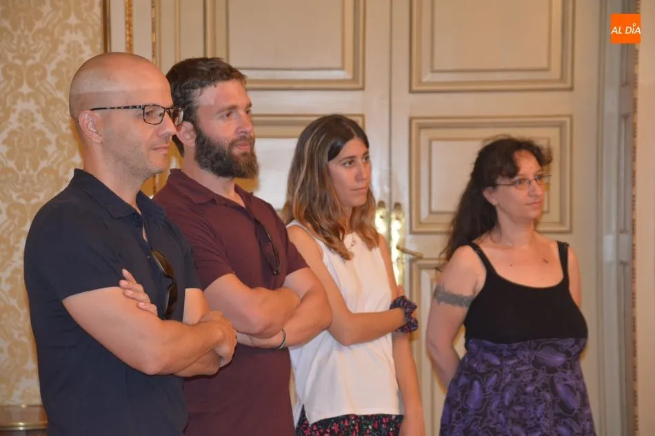 Foto 2 - Profesores salmantinos reciben en el Ayuntamiento los&nbsp;premios del V certamen &lsquo;#Compartoblog&rsquo;  