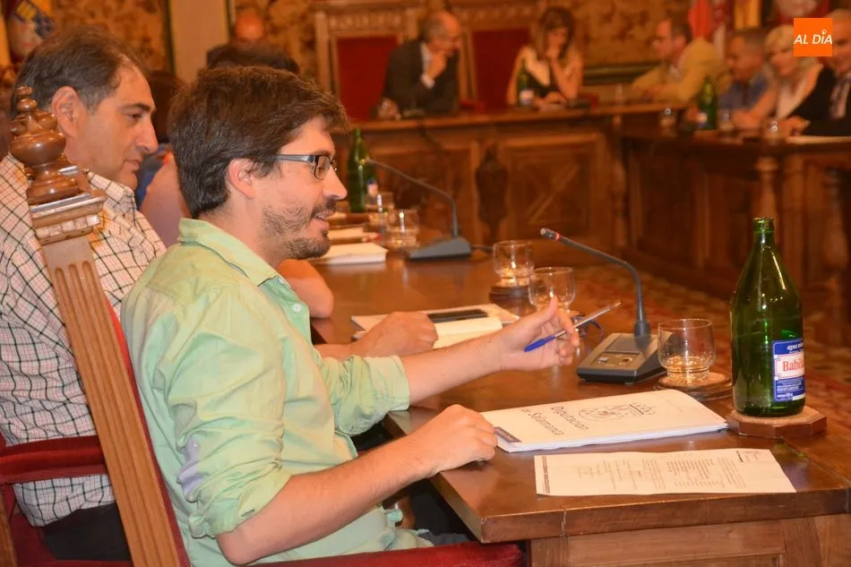 Foto 3 - Despedidas y l&aacute;grimas en el &uacute;ltimo pleno de la Diputaci&oacute;n