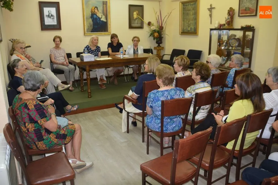 Foto 2 - Clausura del curso de Taller de Hogar
