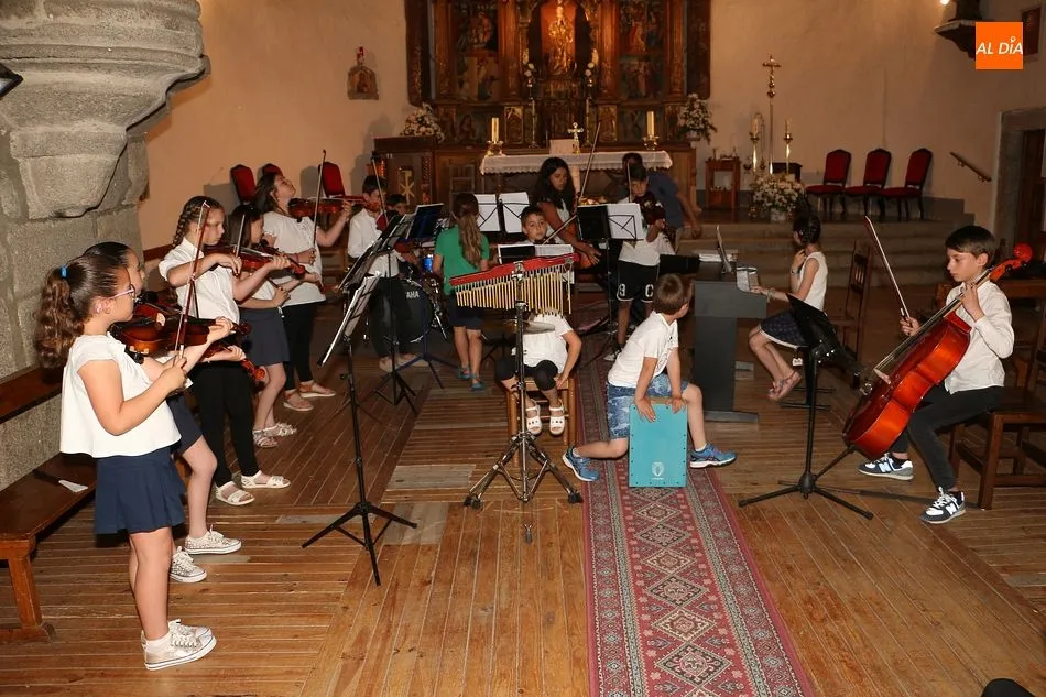 Foto 9 - Los alumnos de m&uacute;sica despiden el curso