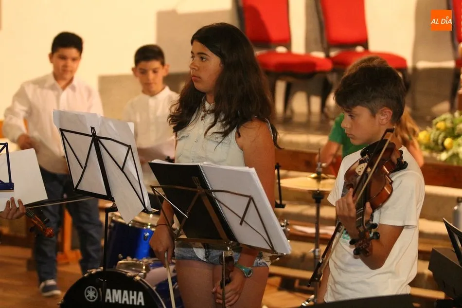 Foto 8 - Los alumnos de m&uacute;sica despiden el curso