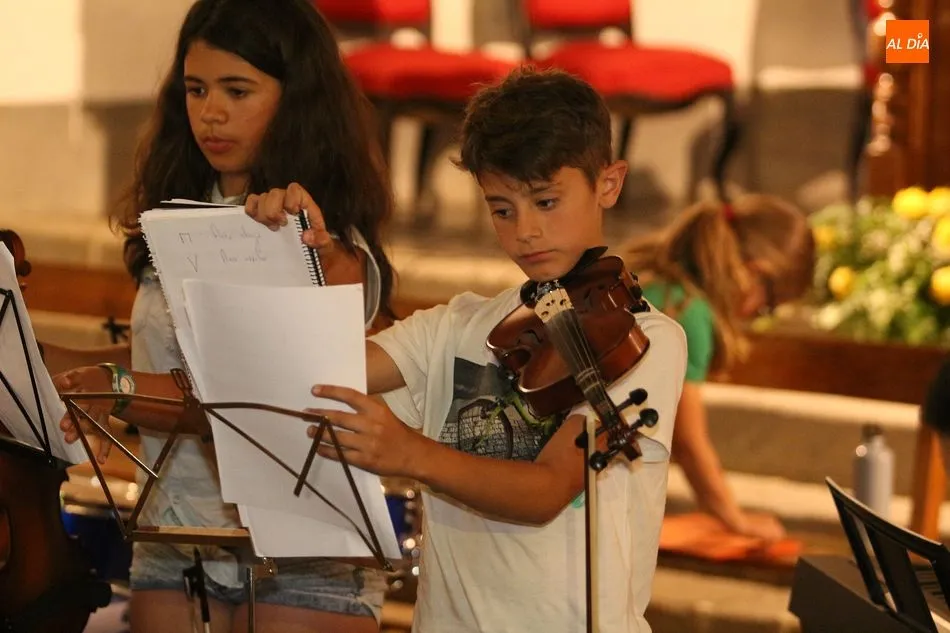 Foto 6 - Los alumnos de m&uacute;sica despiden el curso