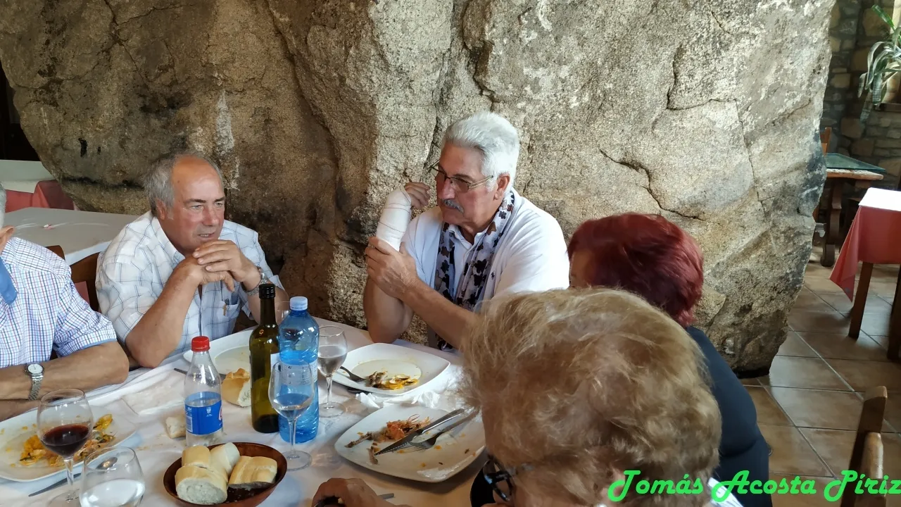 Foto 3 - Casillas de Flores acoge una reuni&oacute;n de mayores del suroeste de la provincia  