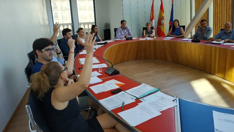 Foto 4 - El Consistorio comienza la legislatura con car&aacute;cter de continuidad