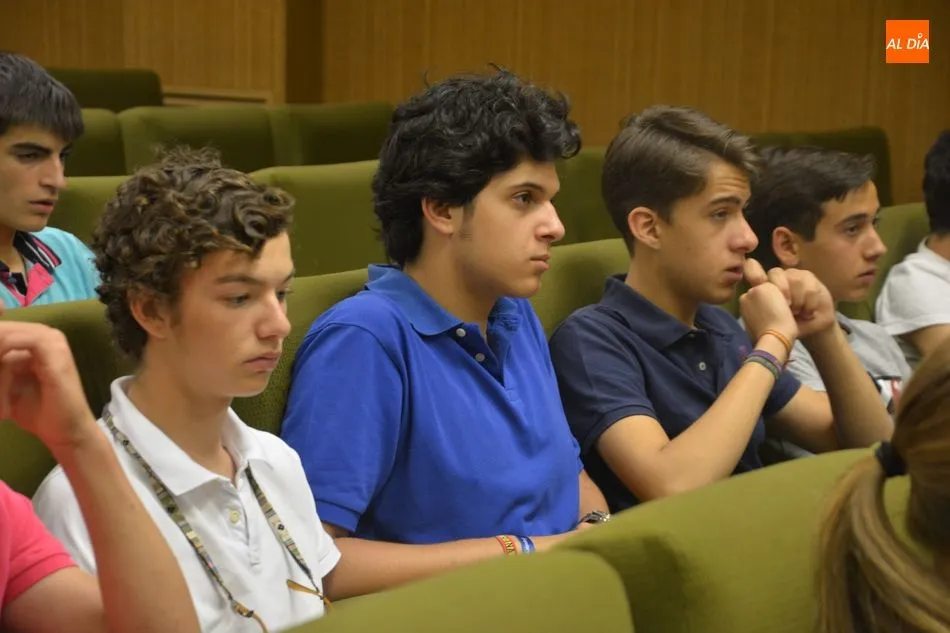 Foto 9 - Paco Ca&ntilde;amero ofrece una amena charla a los alumnos de la Escuela de Tauromaquia