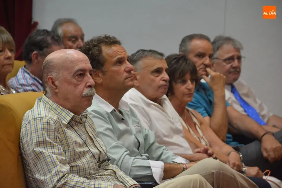 Foto 9 - &lsquo;La Capea de Paco Prado&rsquo;, charla coloquio en el Casino
