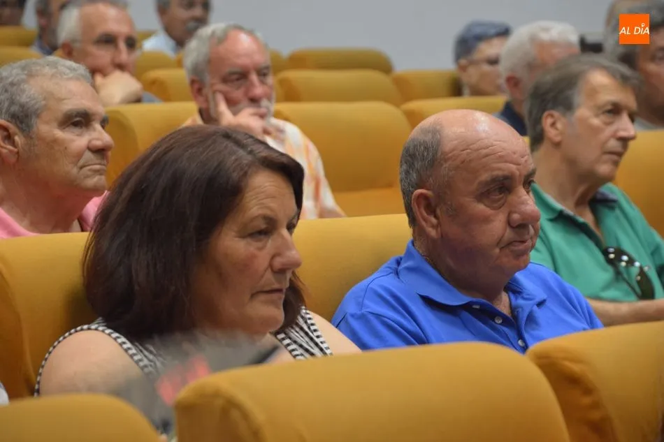 Foto 7 - &lsquo;La Capea de Paco Prado&rsquo;, charla coloquio en el Casino