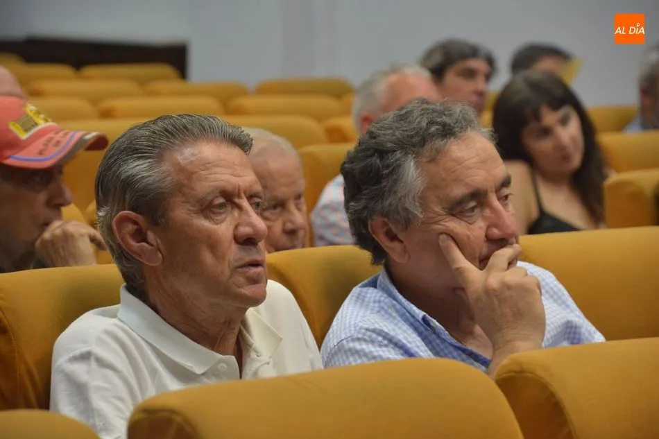 Foto 2 - &lsquo;La Capea de Paco Prado&rsquo;, charla coloquio en el Casino
