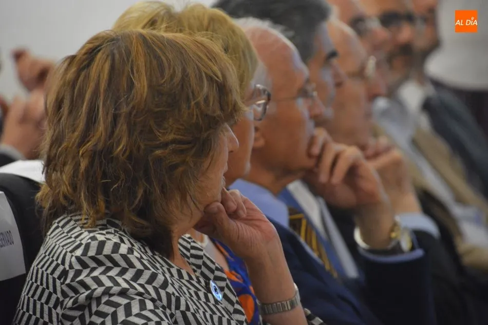 Foto 10 - Acto de homenaje y entrega de distinciones en el Colegio de M&eacute;dicos
