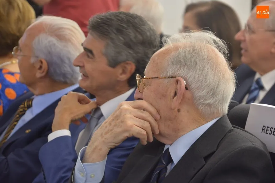 Foto 8 - Acto de homenaje y entrega de distinciones en el Colegio de M&eacute;dicos