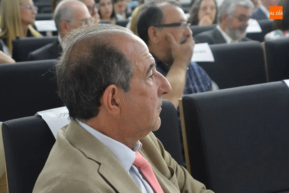 Foto 5 - Acto de homenaje y entrega de distinciones en el Colegio de M&eacute;dicos